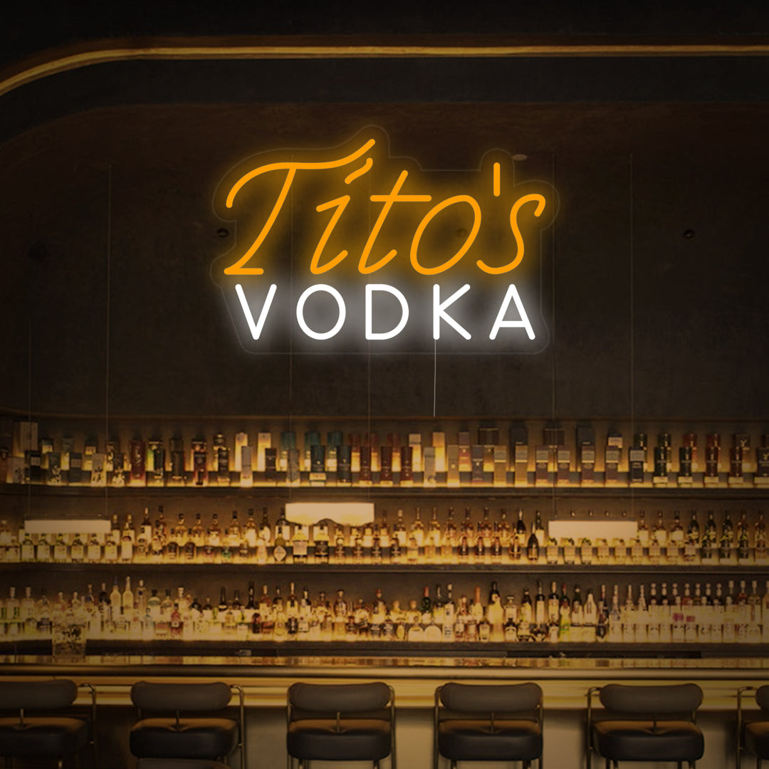 "Vintage Titos Vodka Olutbaari" Neonkyltti