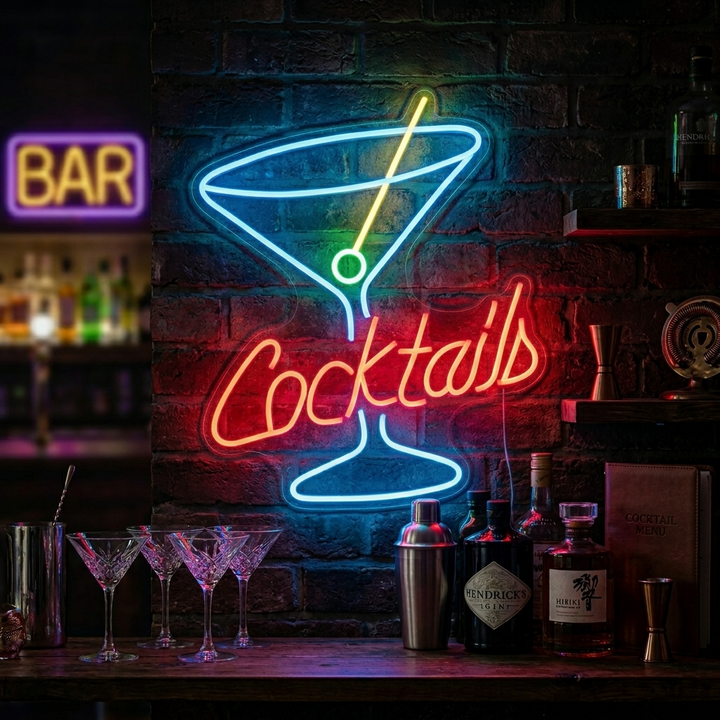 "Cocktails, Martini Lasi, Logo Olut" Neonkyltti