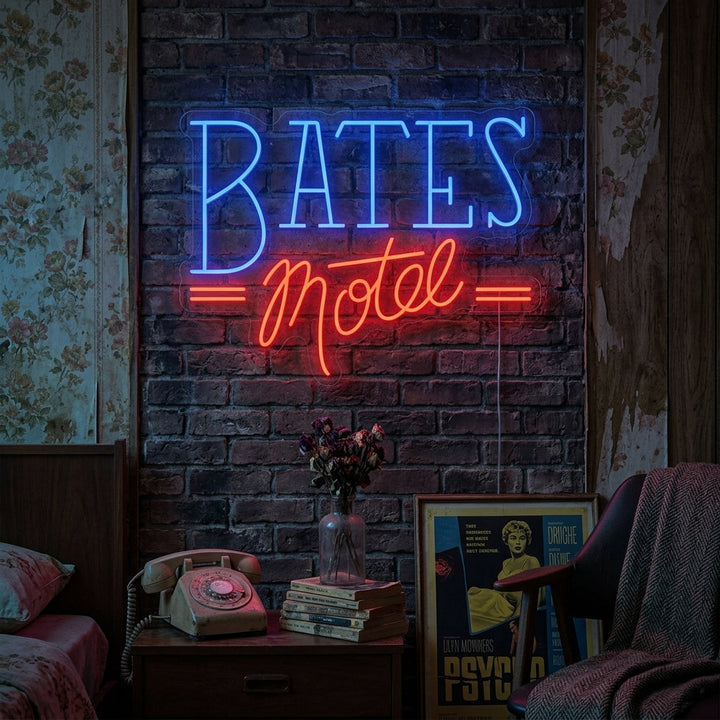 "Bates Motel" Neonkyltti