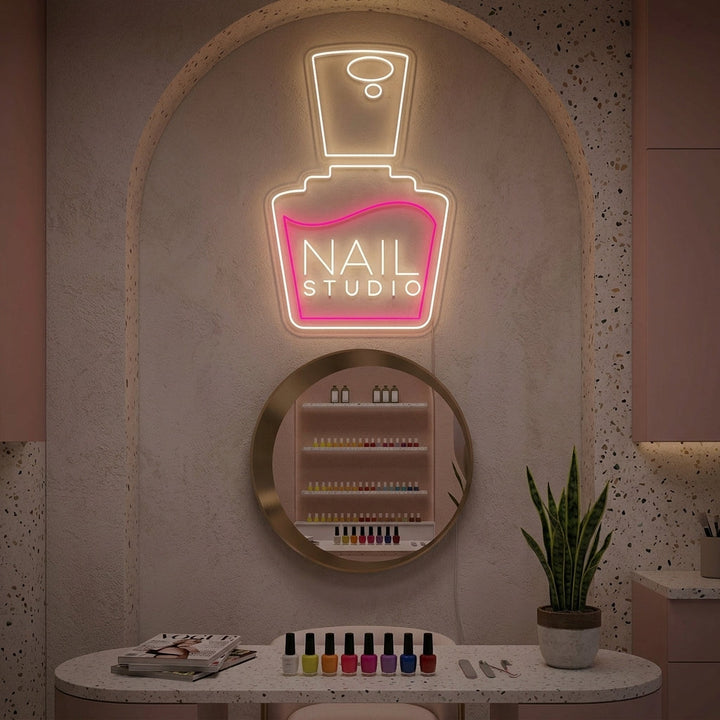 "Nails Studio" Neonkyltti