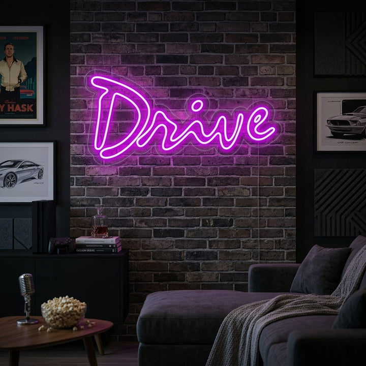 "Drive, Televisio" Neonkyltti