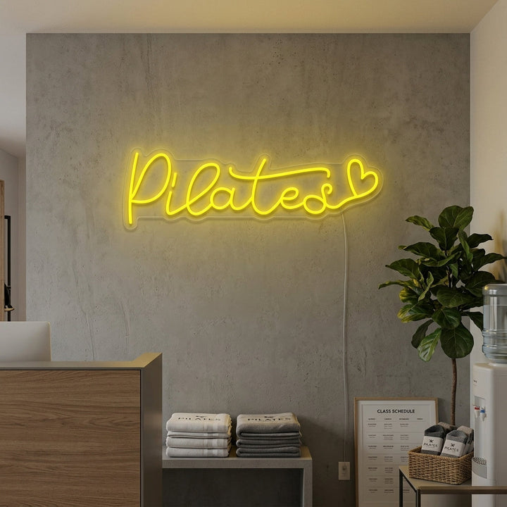"Pilates Sydän" Neonkyltti