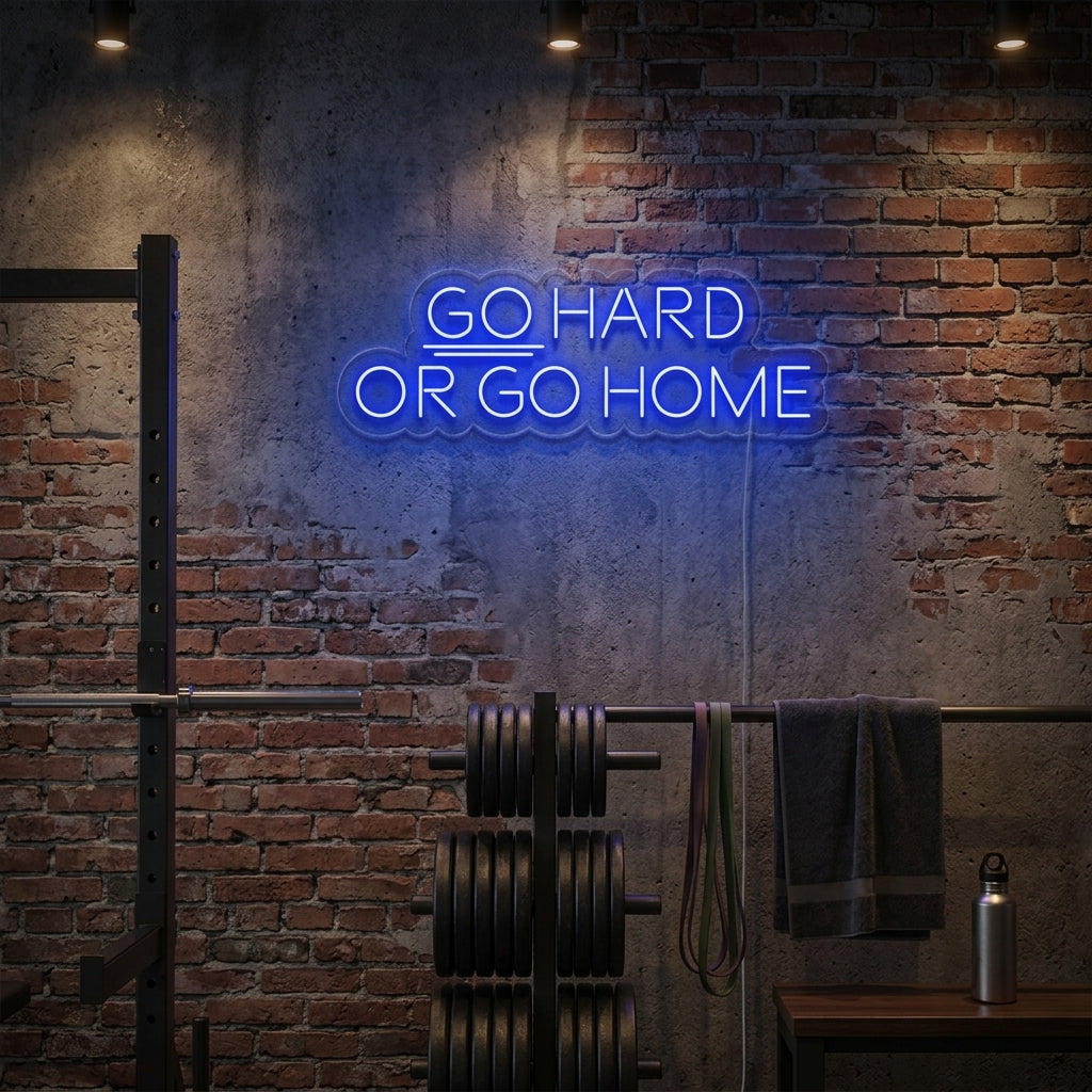 "Go Hard Or Go Home, Kuntosali Sisustus, Kuntosali Lainauksia, Fitness Lainauksia, Workout Lainauksia" Neonkyltti