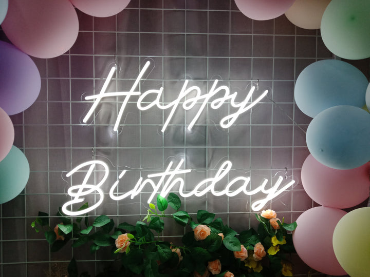 "Happy Birthday" Neonkyltti (Varastossa: 3 kpl)
