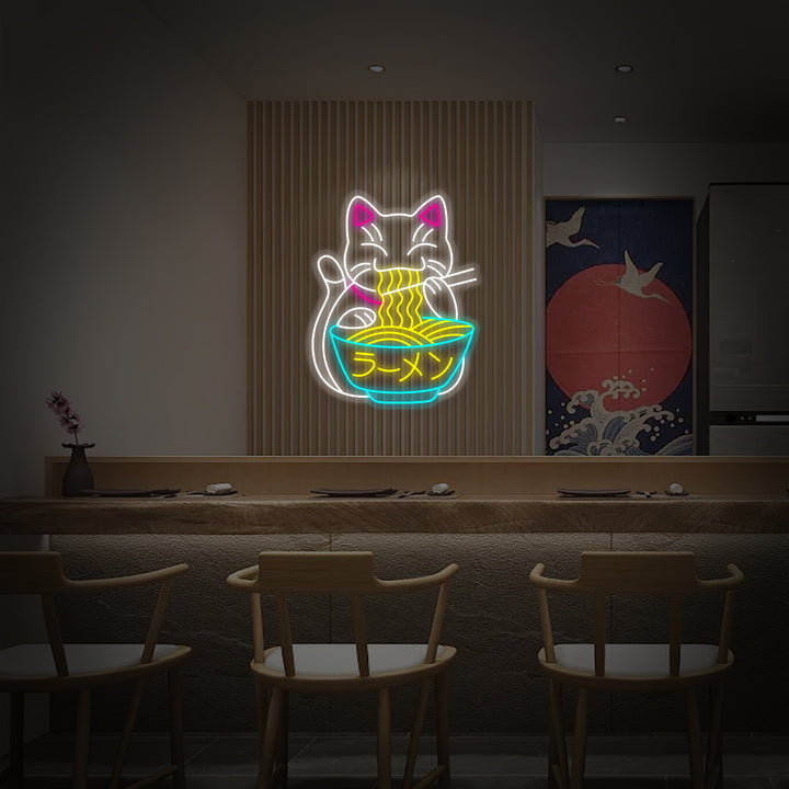 "Onnenkissa Syö Ramen-Keittoa Ja Japanilaisia Nuudeleita" Neonkyltti