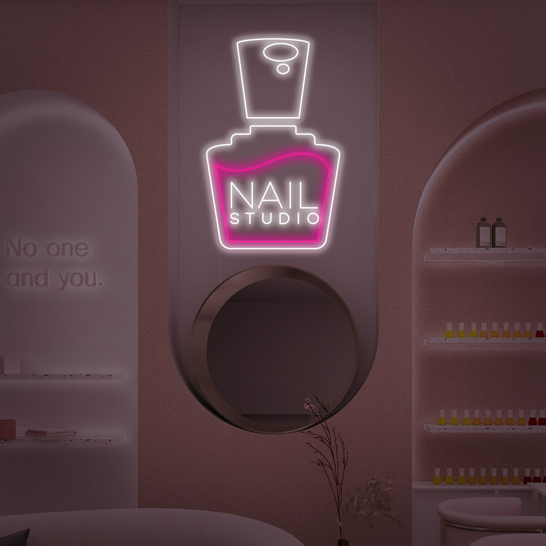 "Nails Studio" Neonkyltti