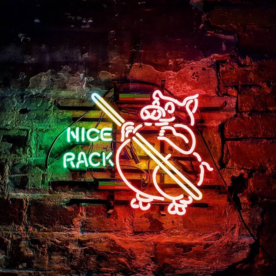 "Nice Rack" Neonkyltti